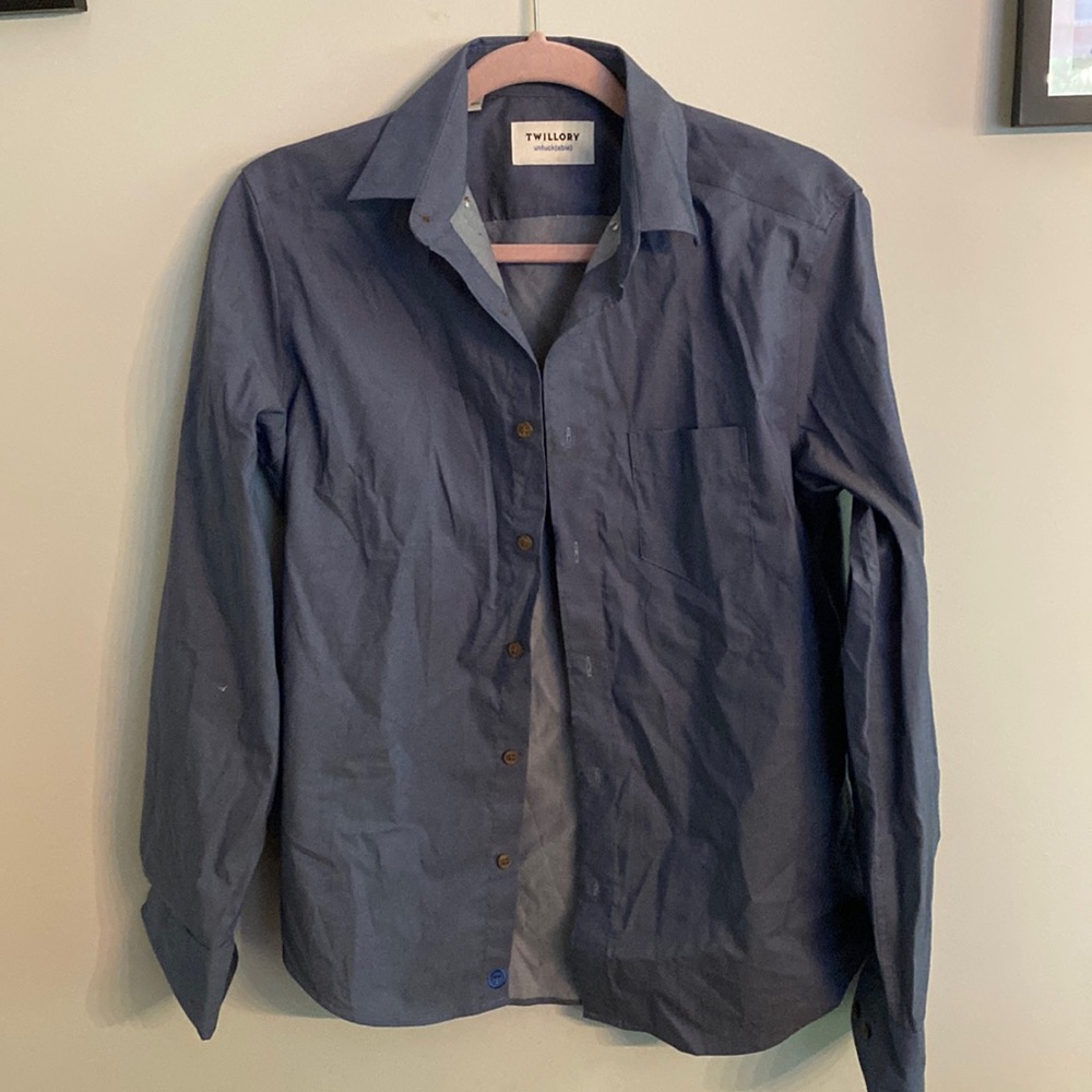 ⭐️ 2/$10 - Blue Button Down Dress Shirt